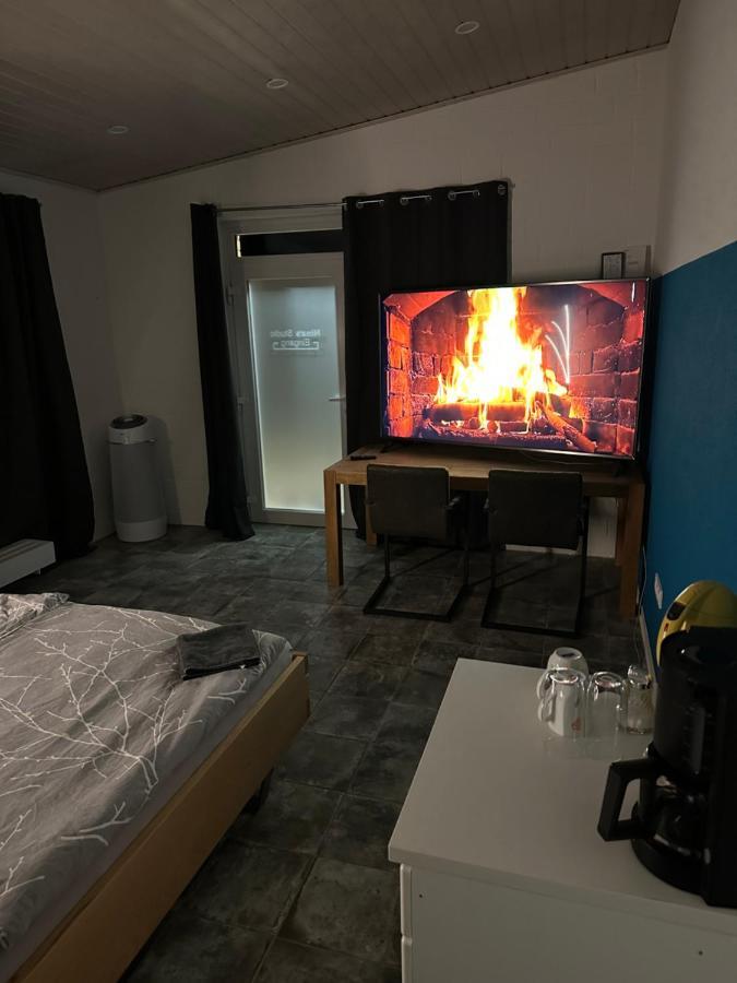 Ubernachtungsmoglichkeit Und Monteurzimmer Apartment Hamdorf Ngoại thất bức ảnh